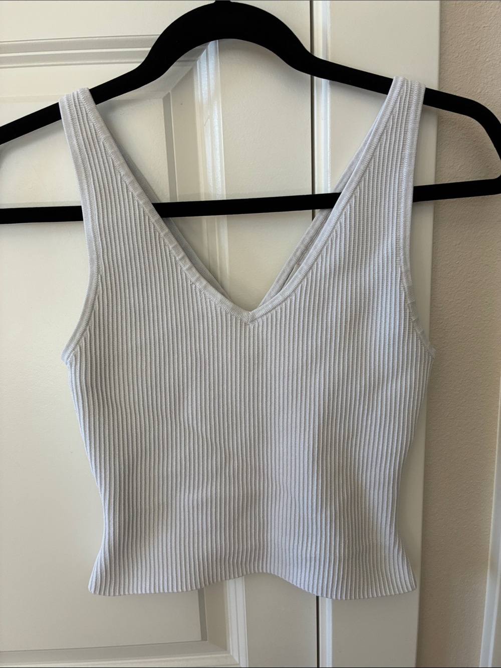 Babaton Cream Ribbed V-Neck Tank Top
